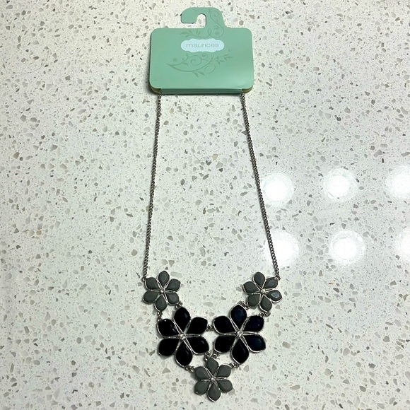 Maurices Flower Necklace - Picture 1 of 4